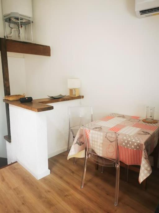 Appartement Avec Terrasse Saint-Martin-de-Bromes Экстерьер фото